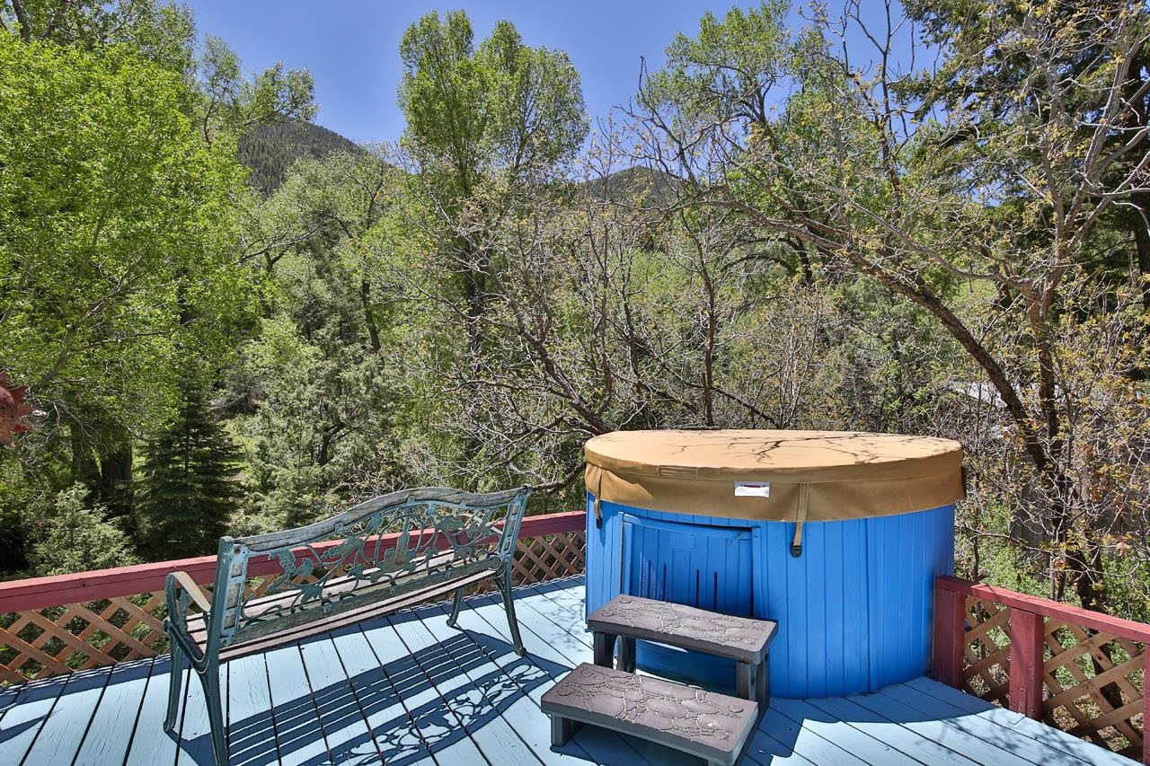 443 Cabresto Creek Road