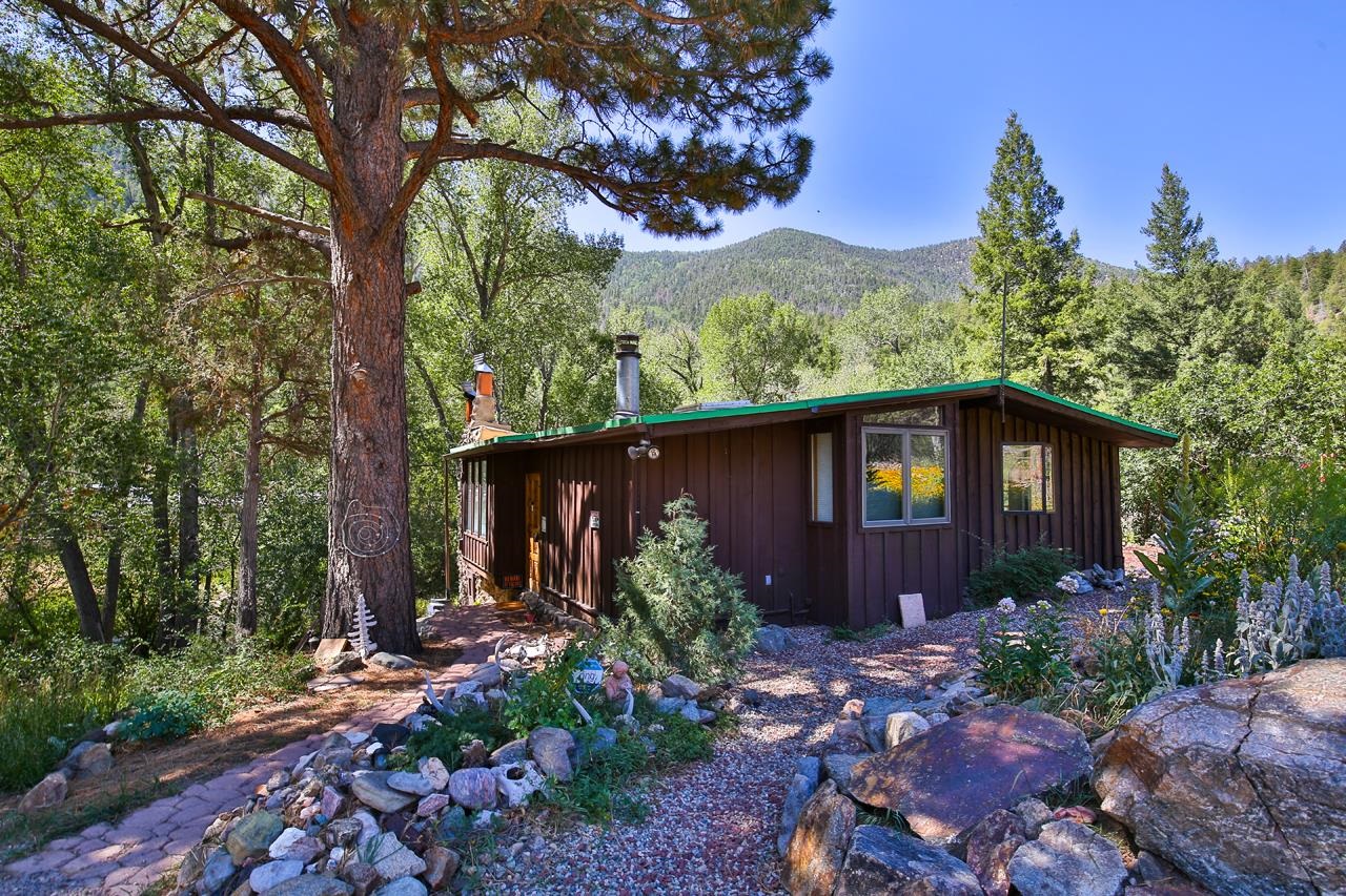 443 Cabresto Creek Road