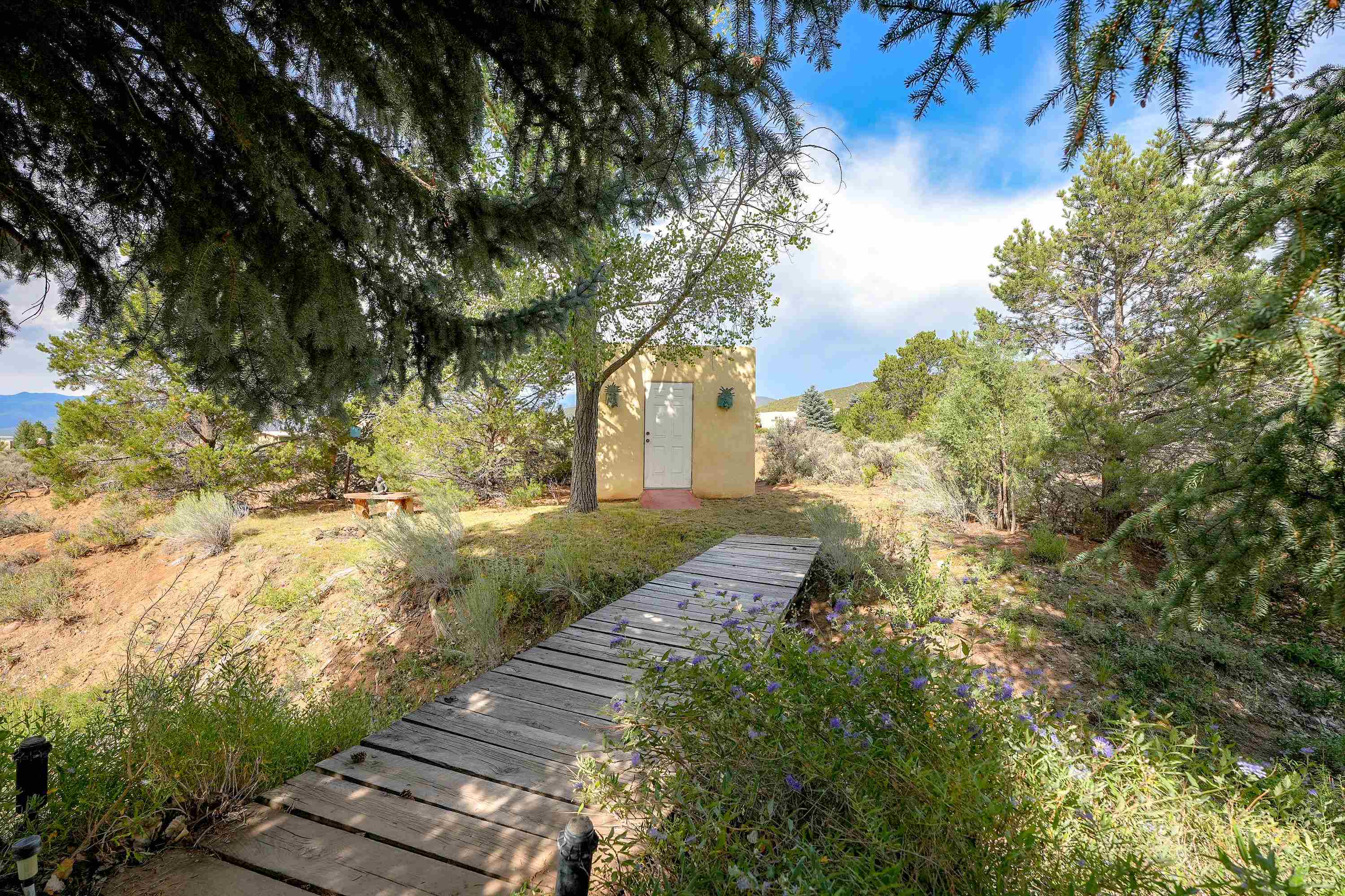 1415 Monterey Dr
