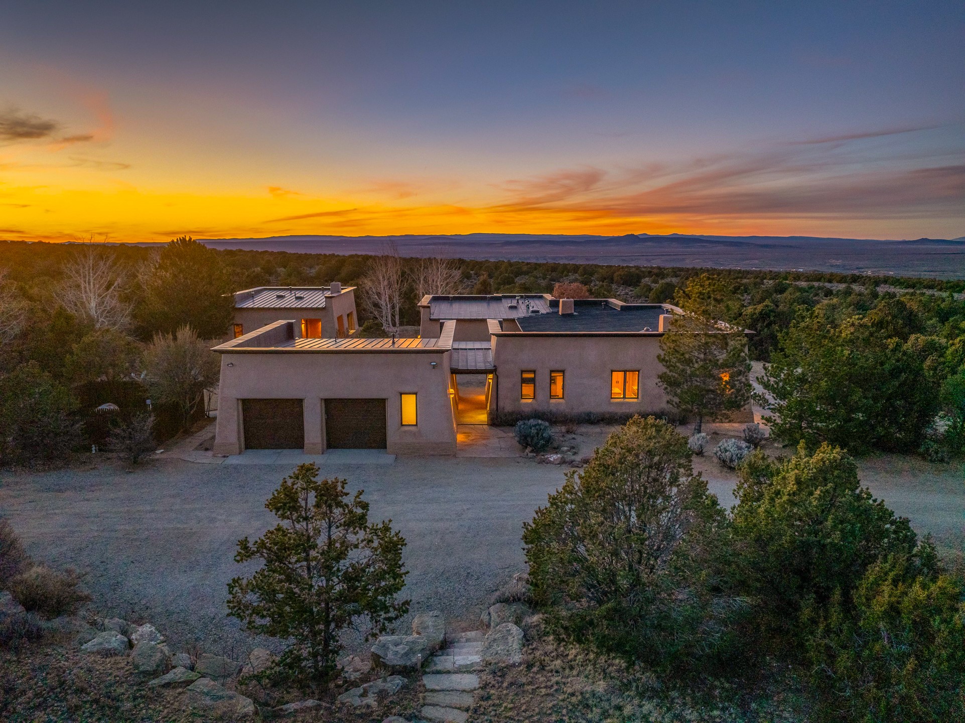 128 Outlaw Trail