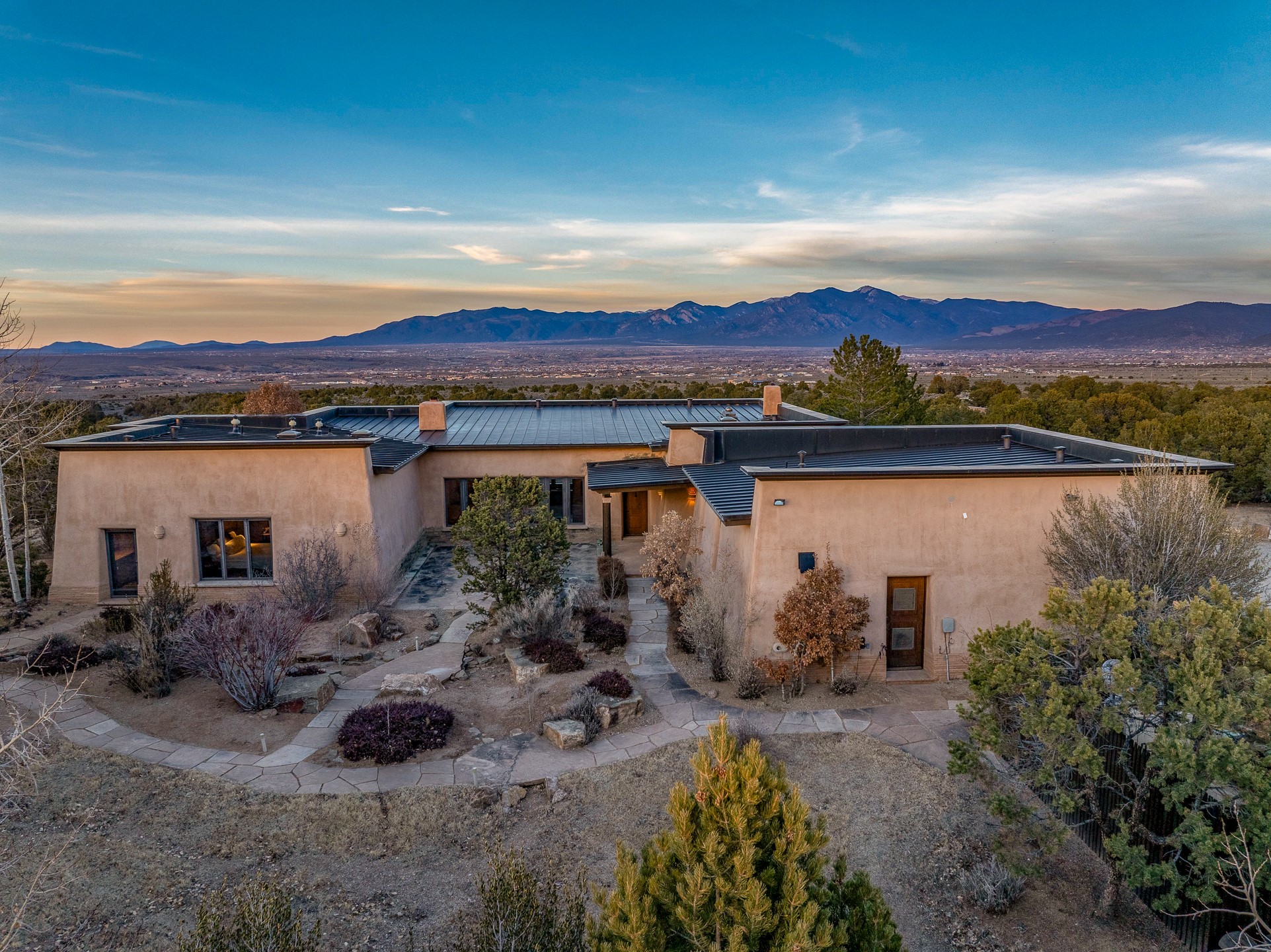 128 Outlaw Trail