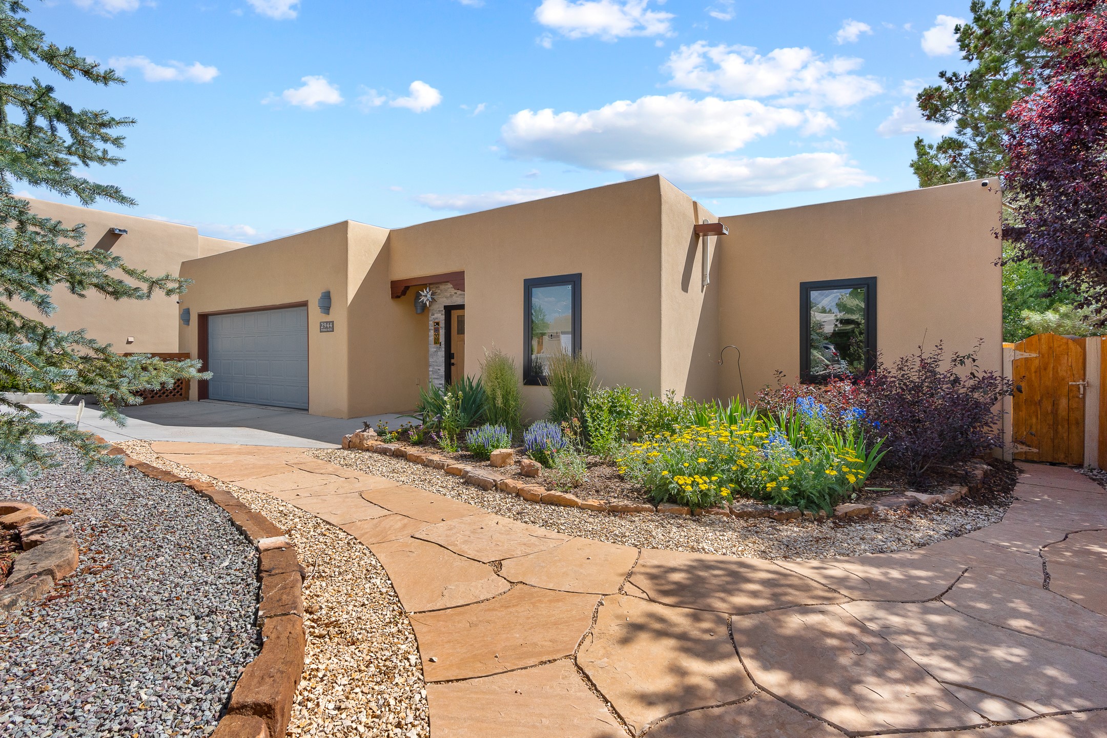 2944 Pueblo Alto