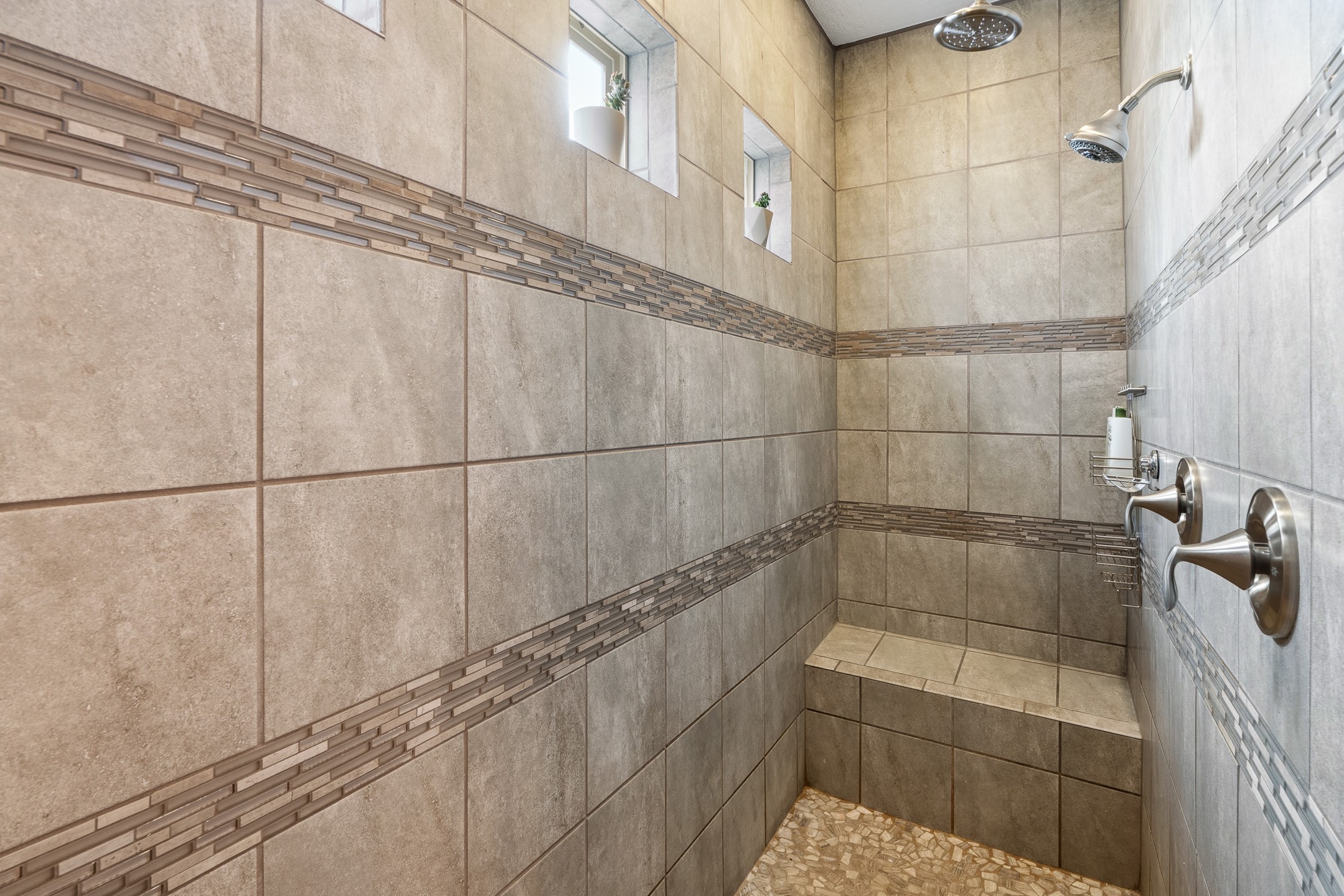 4759 Lluvia Encantada