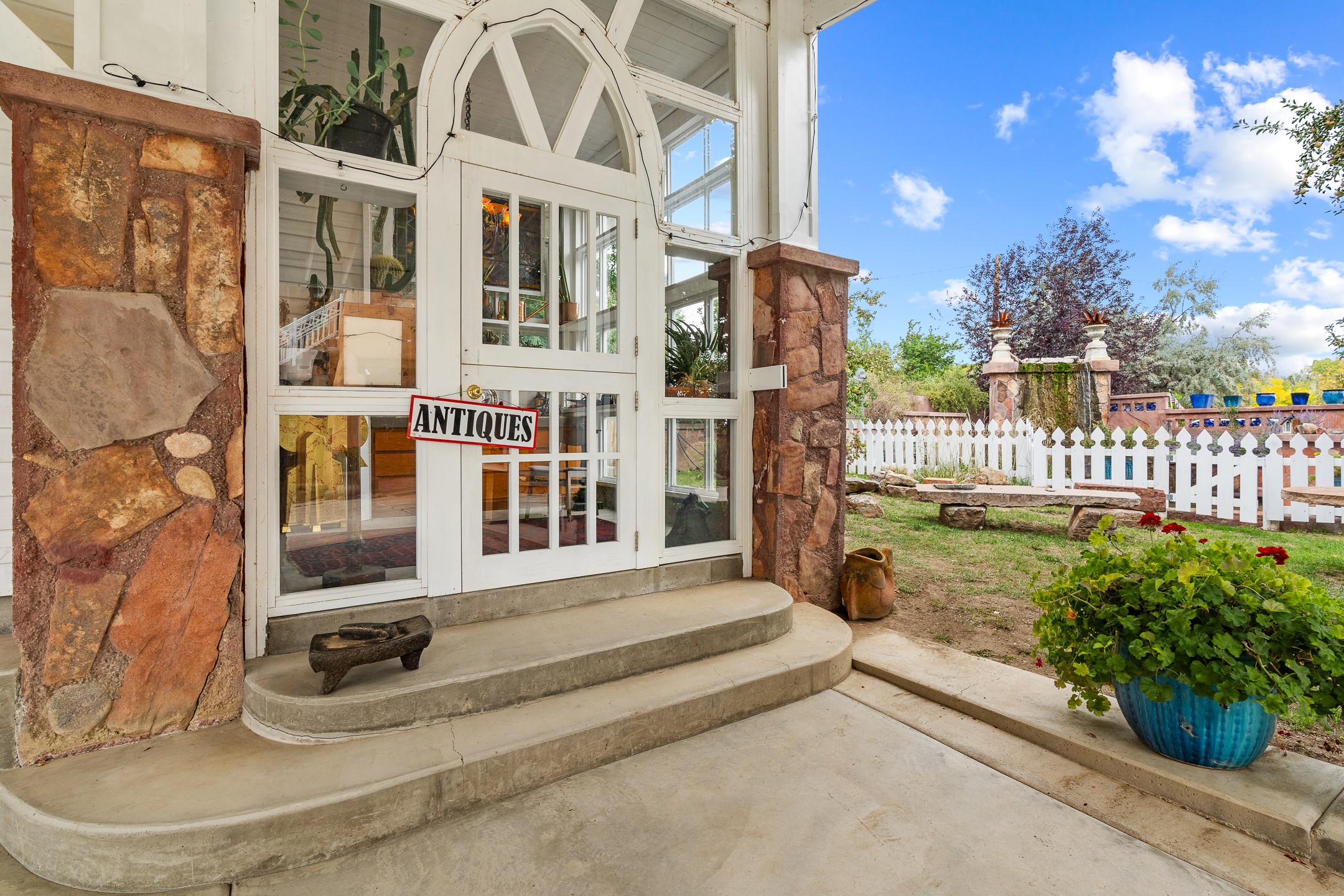 939 Kit Carson Road