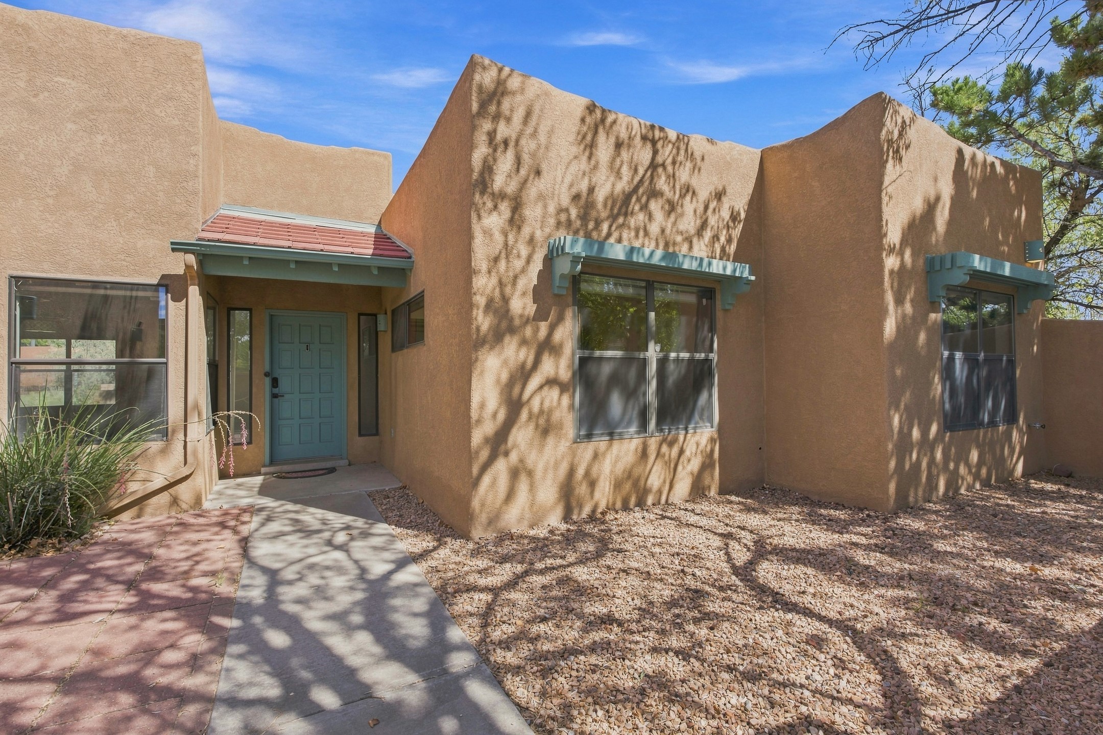 7401 Saratoga Lane