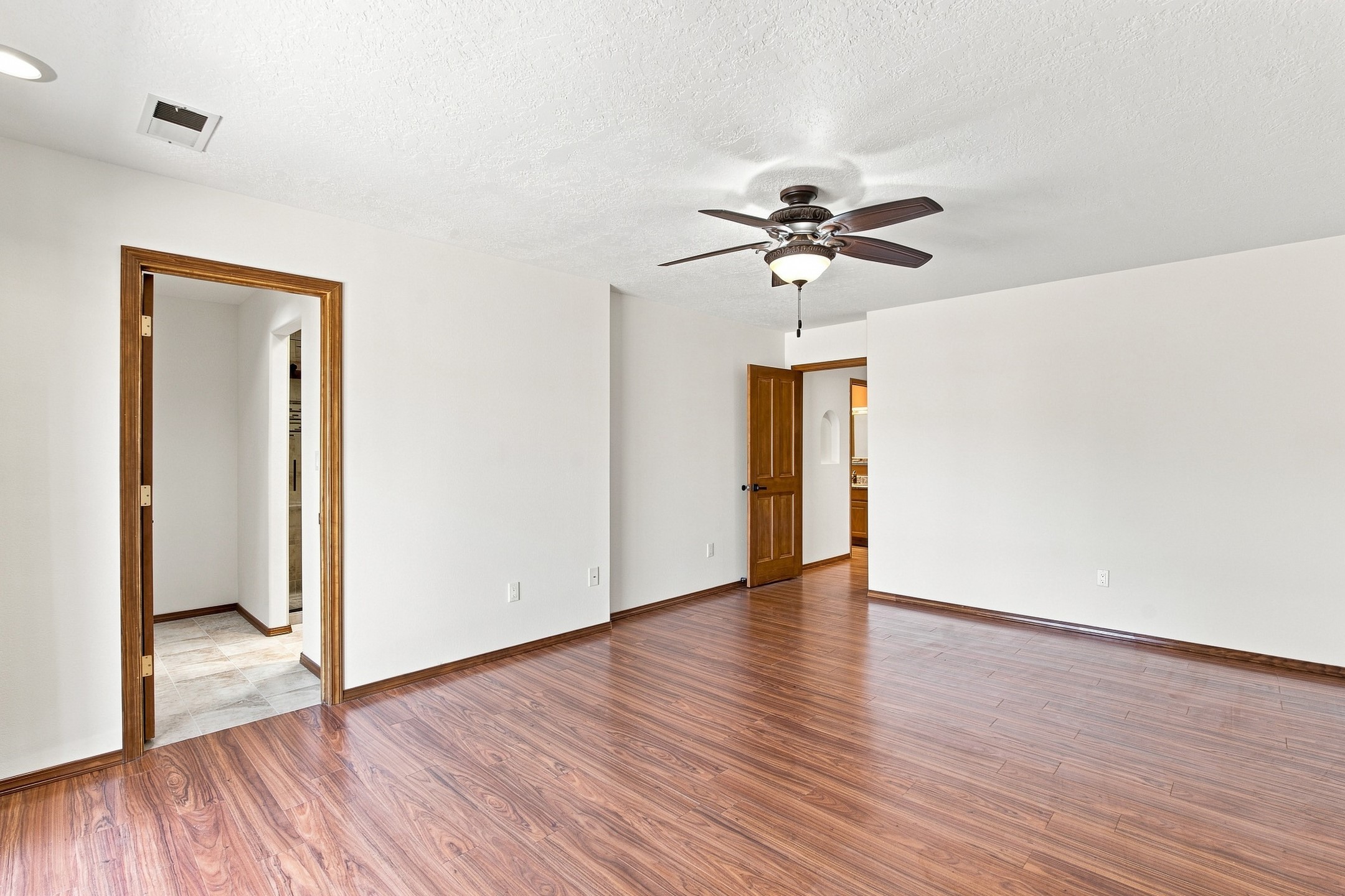 7401 Saratoga Lane