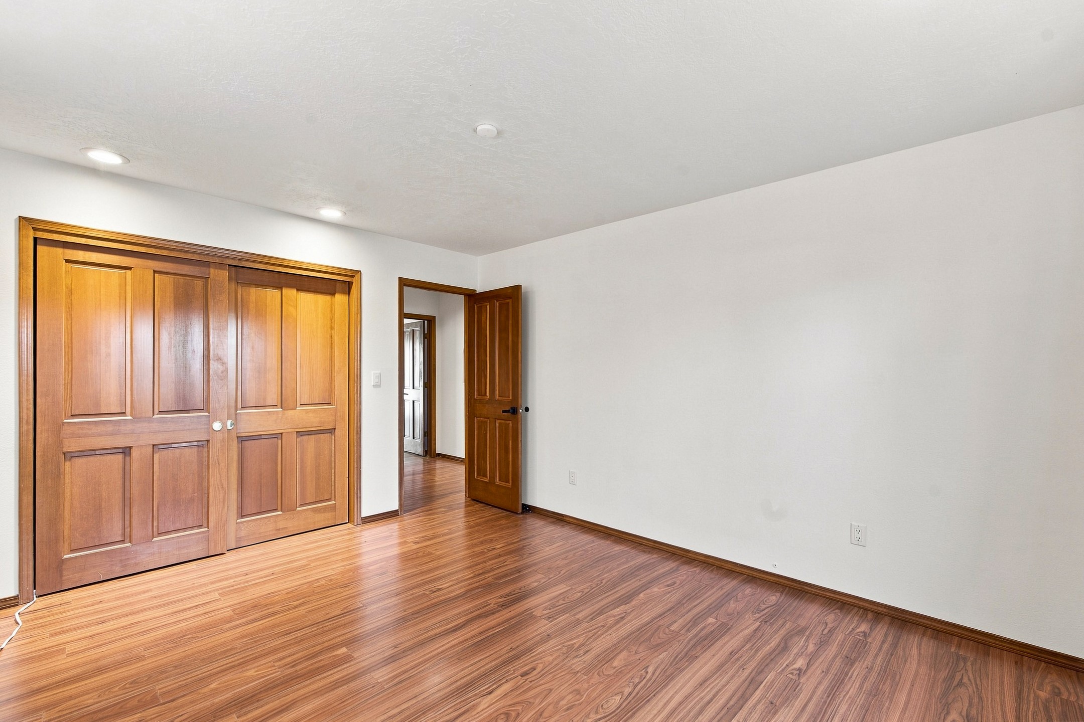 7401 Saratoga Lane