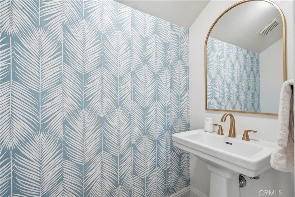 125 S Juanita Avenue A