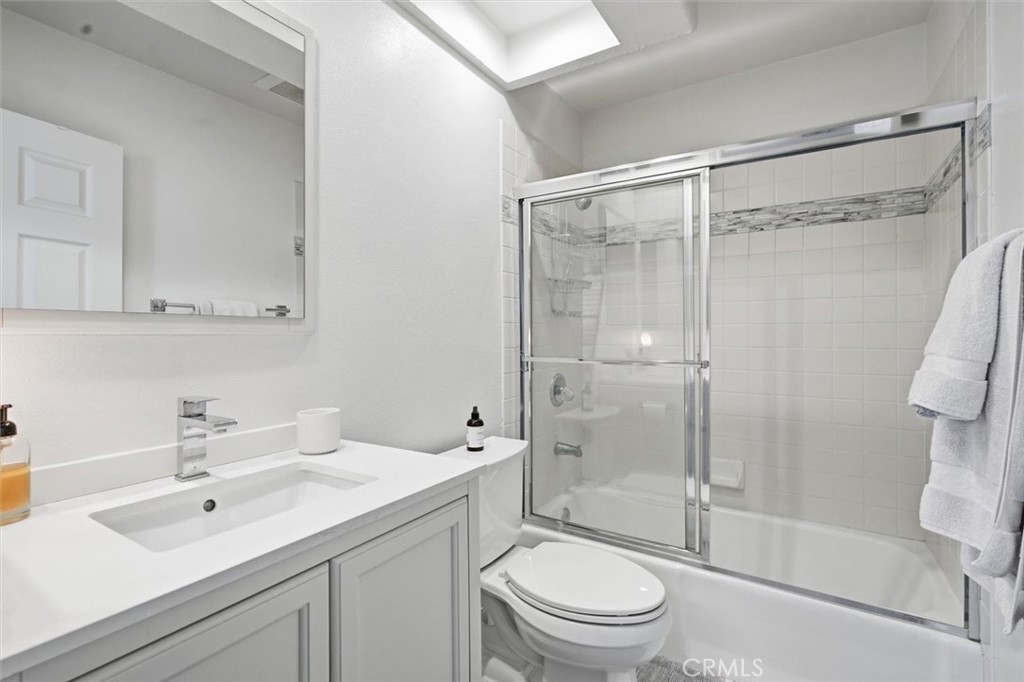 125 S Juanita Avenue A