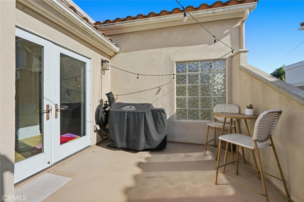 125 S Juanita Avenue A