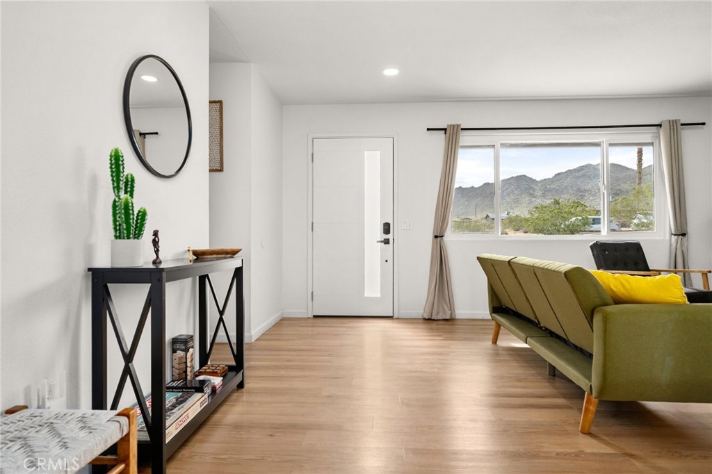 4743 Avenida La Espana Daga