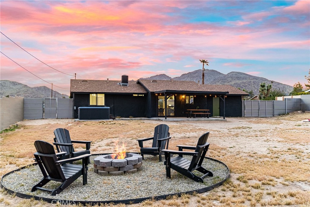 4743 Avenida La Espana Daga