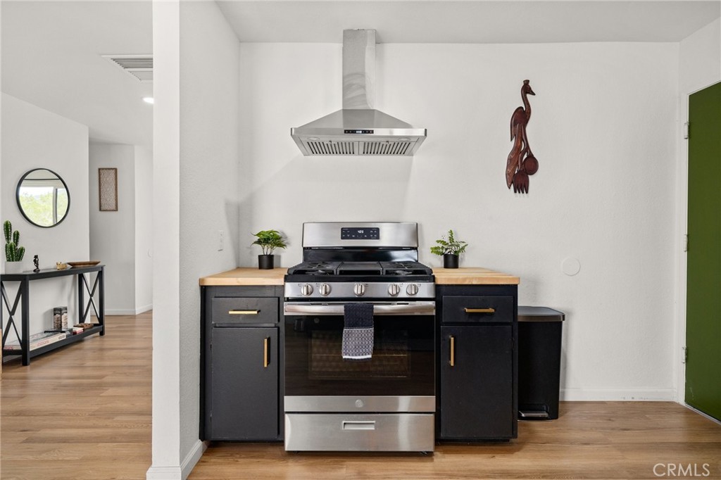 4743 Avenida La Espana Daga