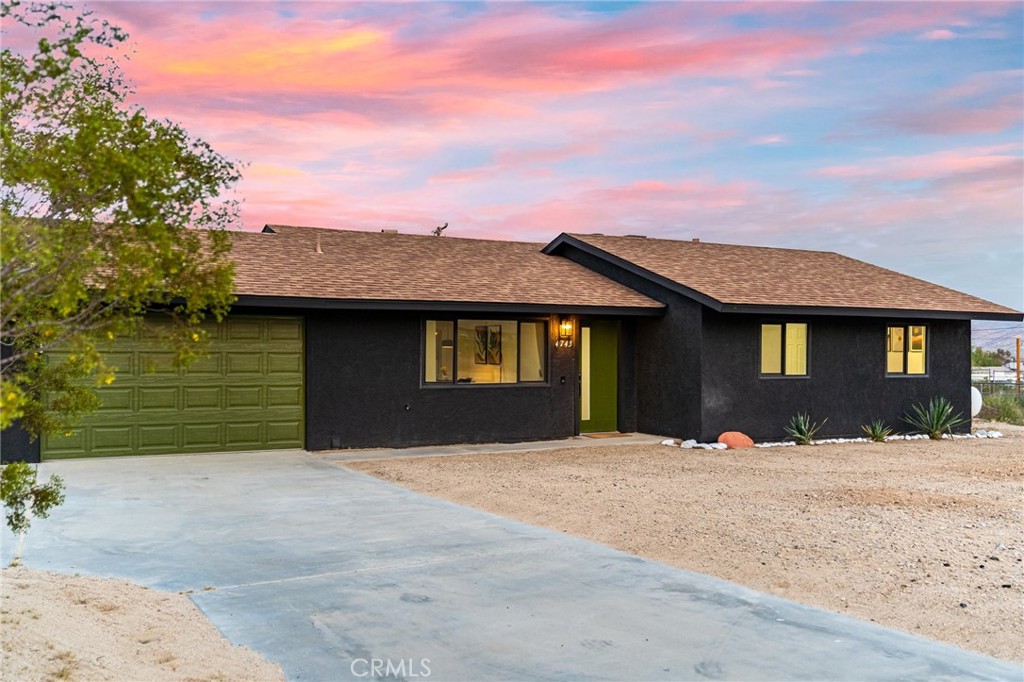 4743 Avenida La Espana Daga