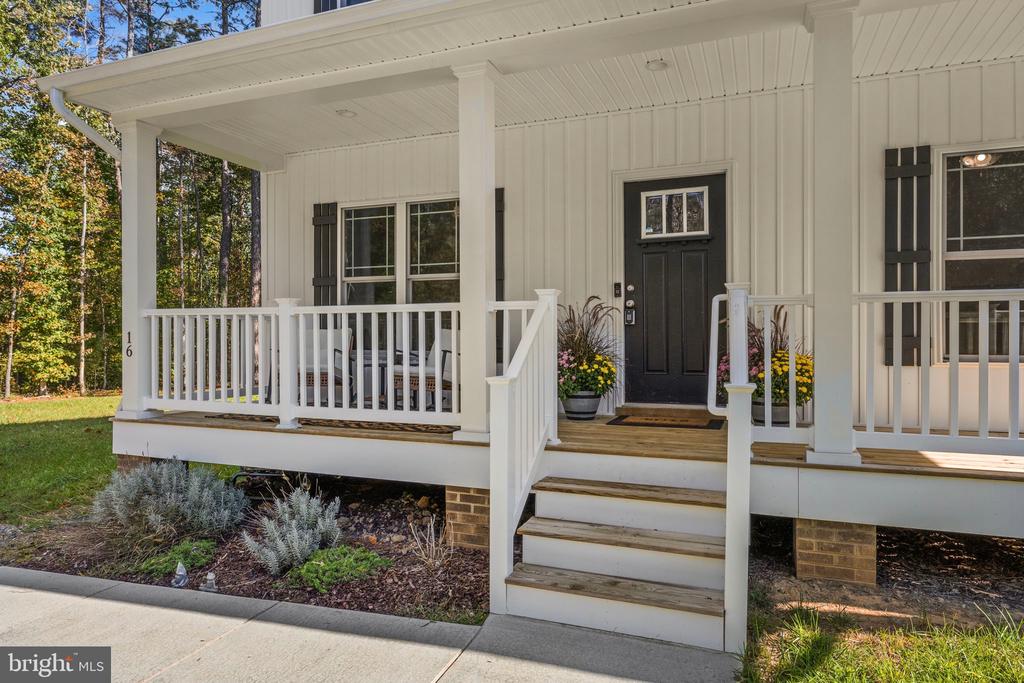 16 LINCOLN COVE