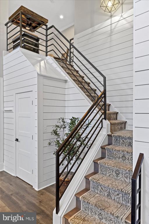 1323 WALKER DRIVE