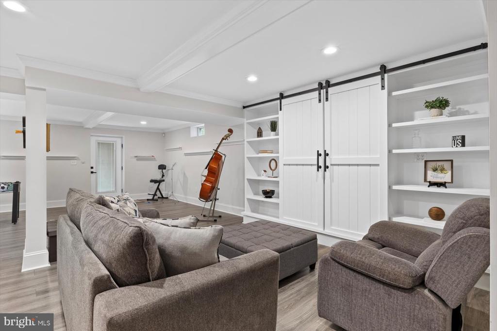 1323 WALKER DRIVE