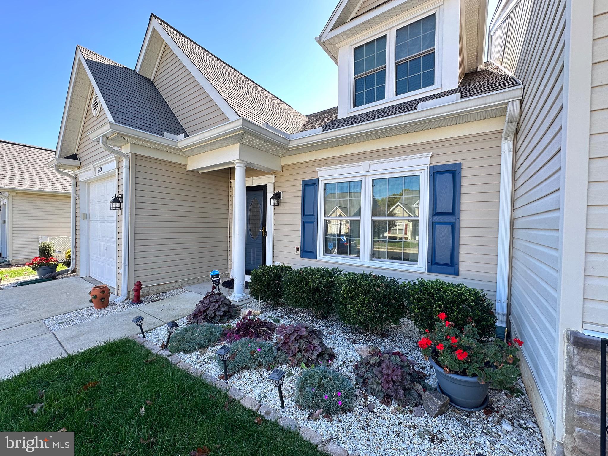 6504 FEATHER EDGE COURT