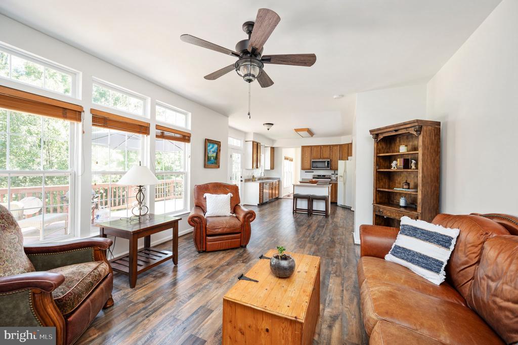 3817 CARLYLE COURT