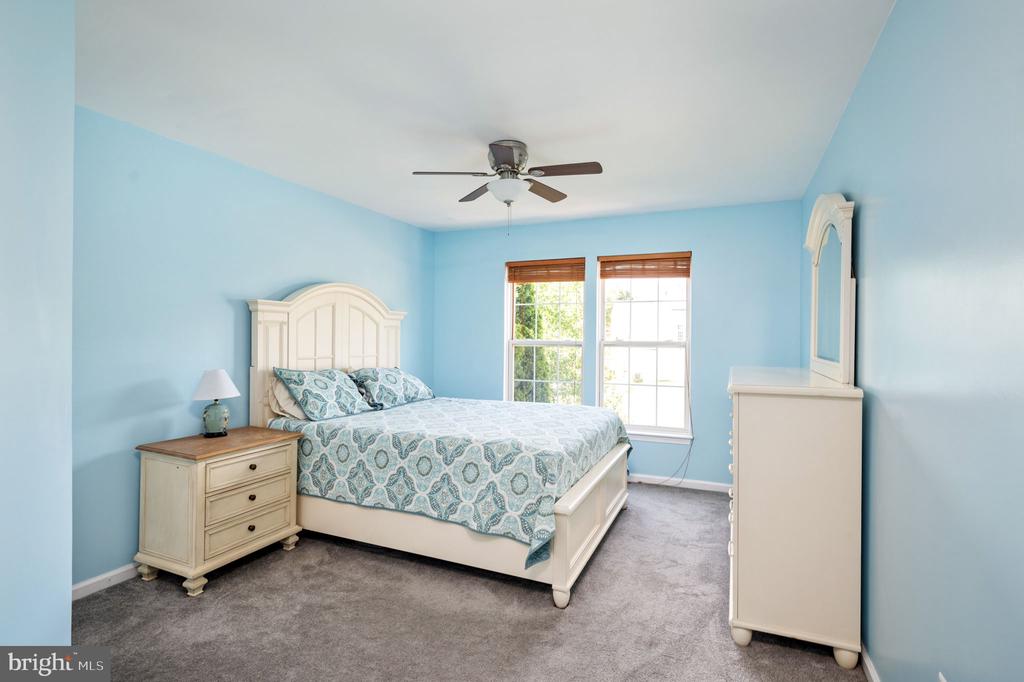 3817 CARLYLE COURT