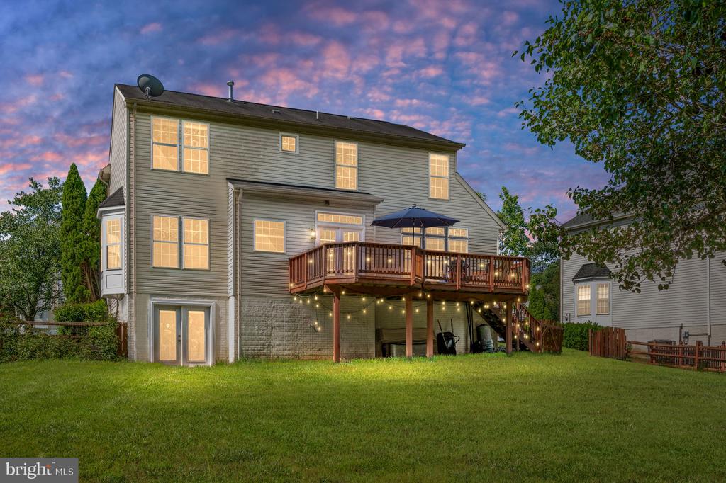 3817 CARLYLE COURT