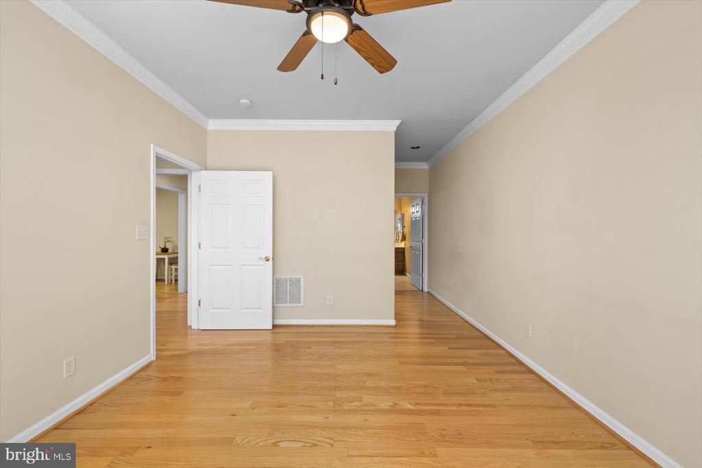 9536 AIRDRIE LANE