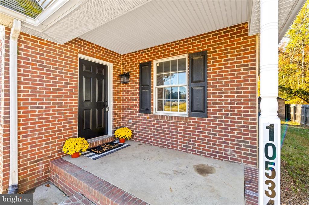 10534 COLES LANE