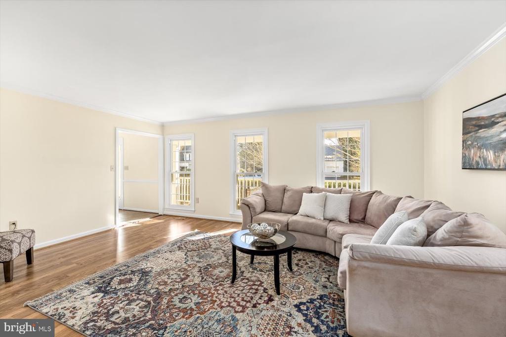 6229 SWEETBRIAR DRIVE