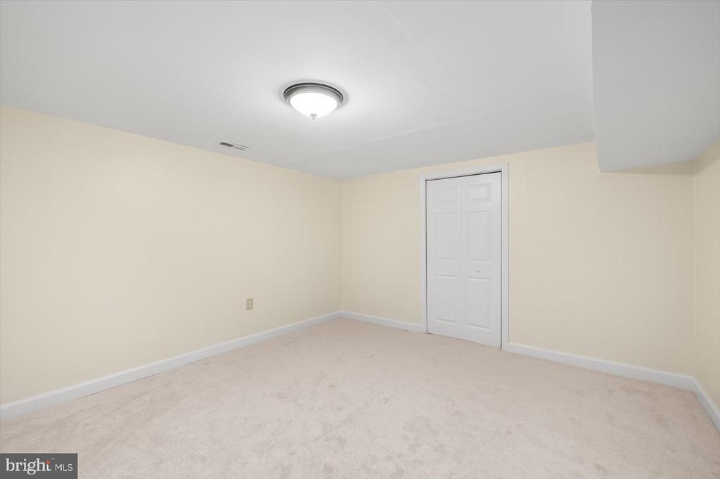 6229 SWEETBRIAR DRIVE