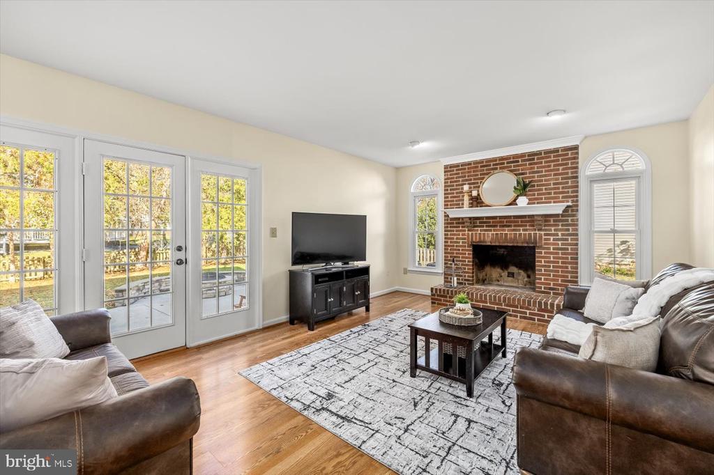 6229 SWEETBRIAR DRIVE