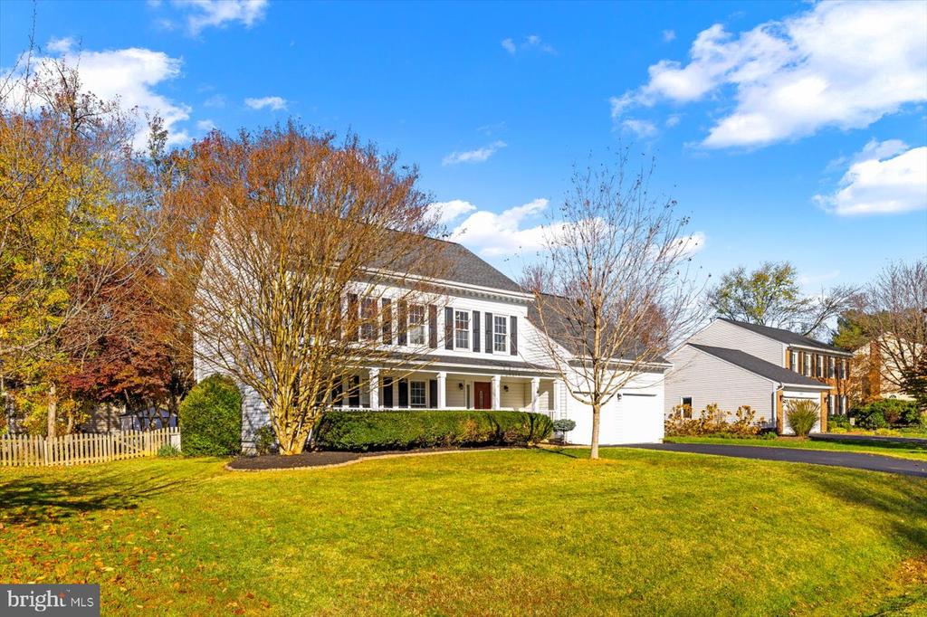 6229 SWEETBRIAR DRIVE