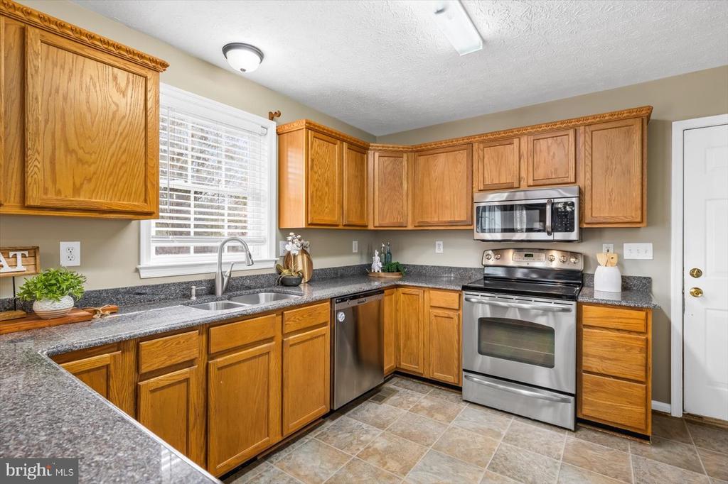 10713 ALLIE DRIVE