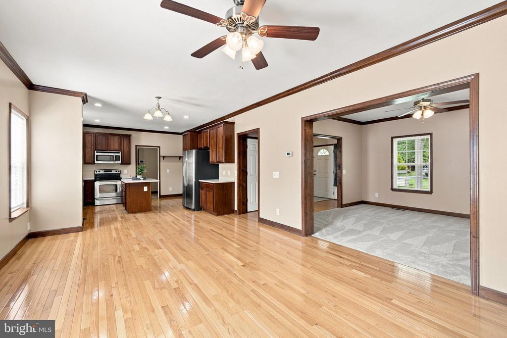 8020 ROBERT E LEE DRIVE