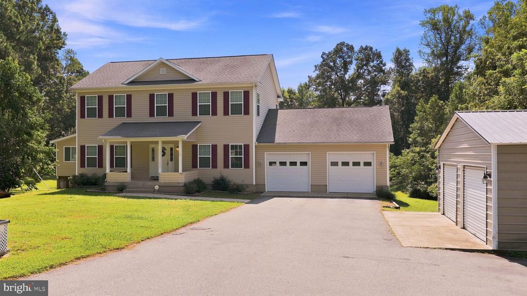 8020 ROBERT E LEE DRIVE