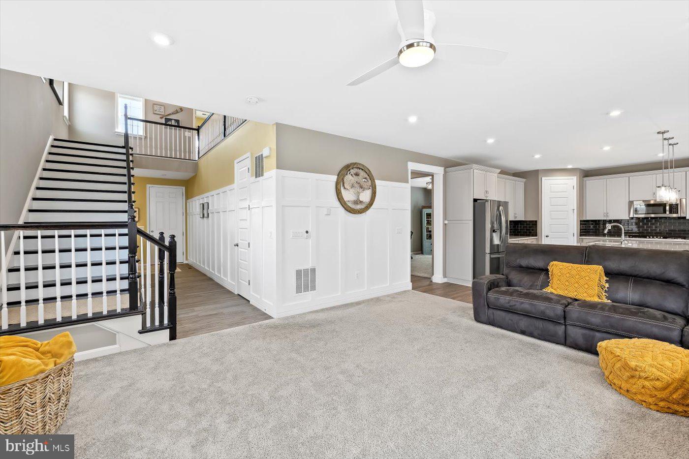 910 CRAB APPLE DRIVE