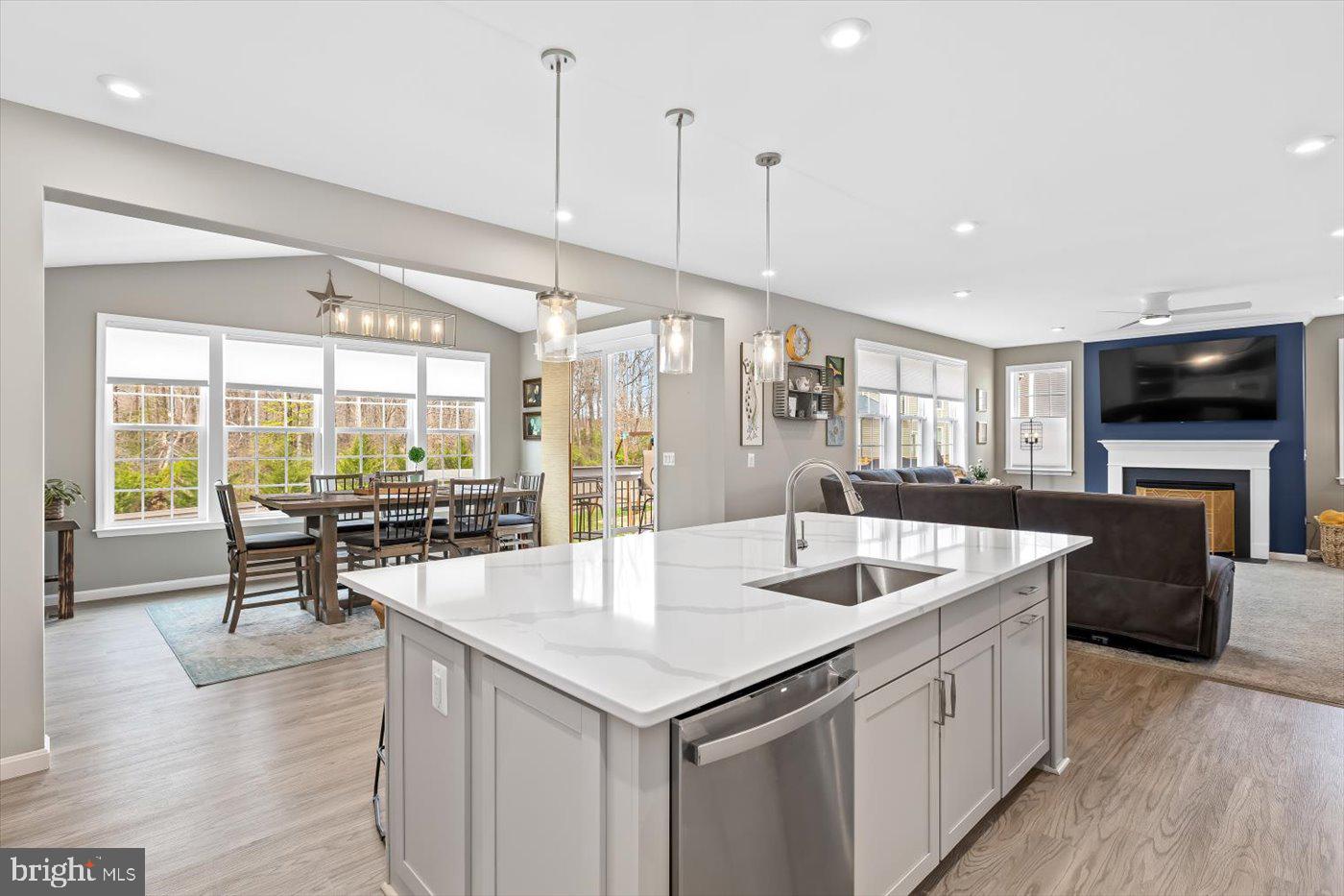 910 CRAB APPLE DRIVE