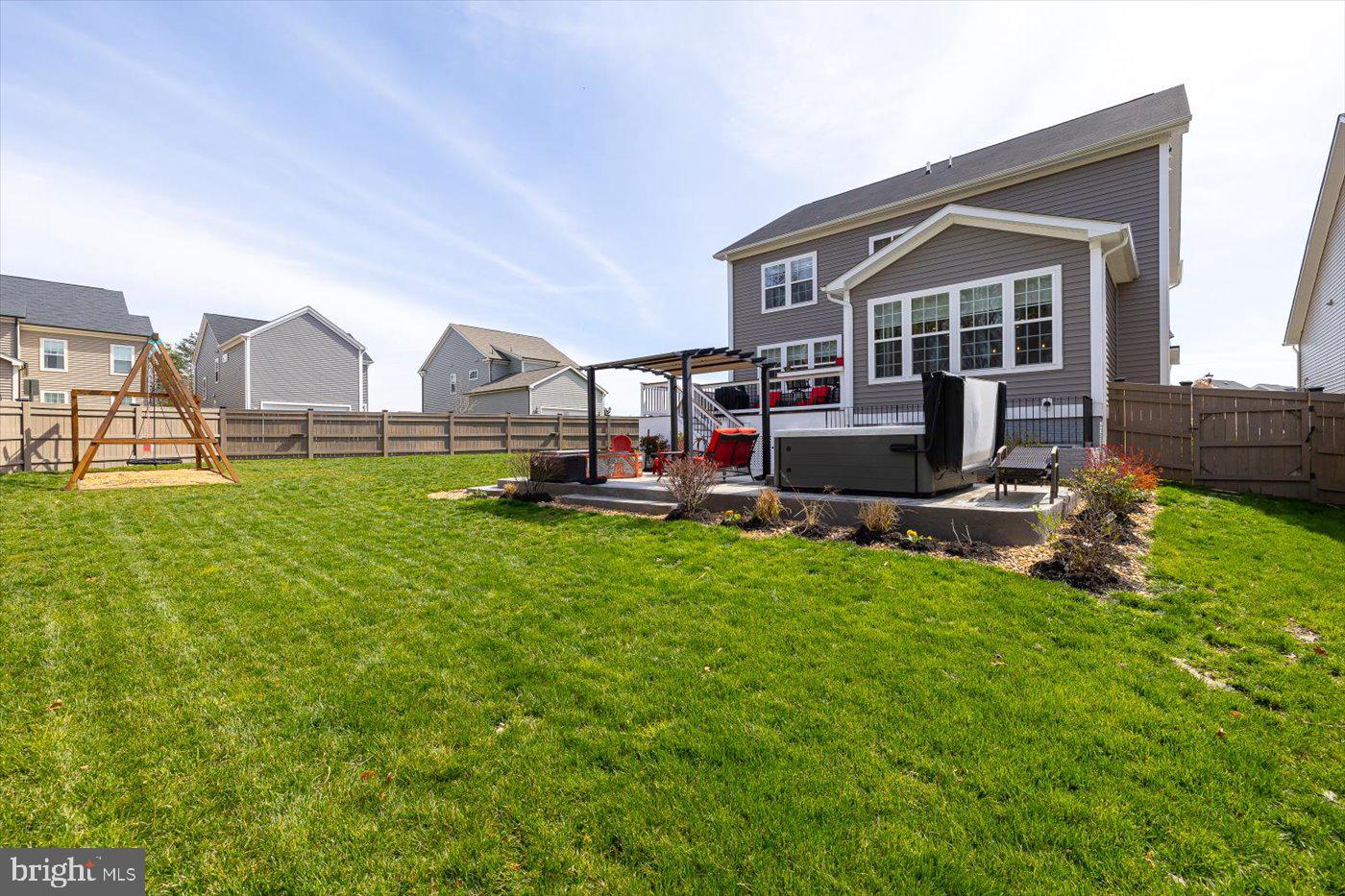 910 CRAB APPLE DRIVE