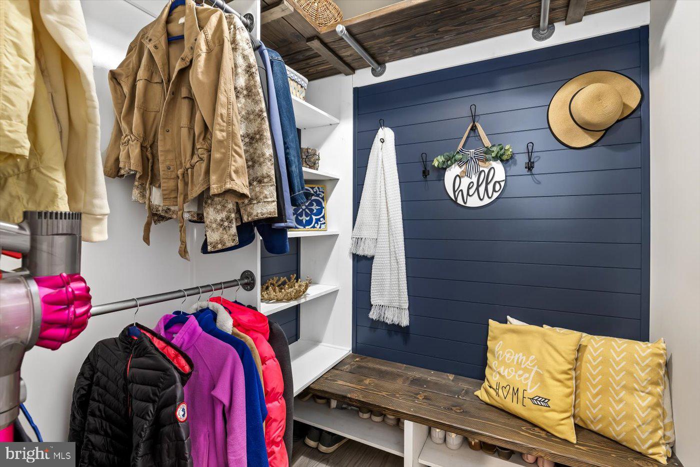 910 CRAB APPLE DRIVE