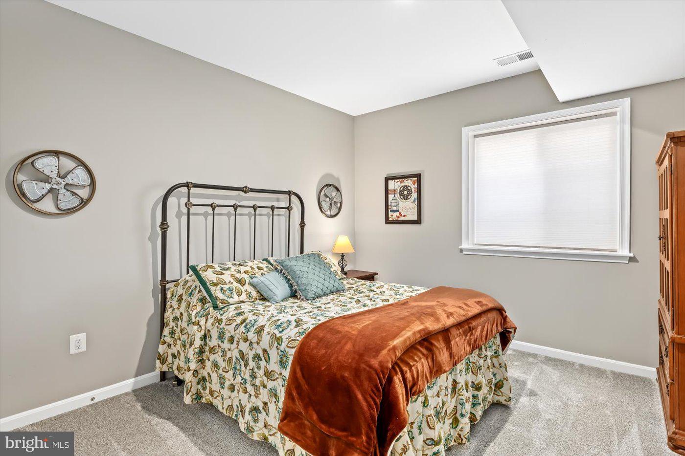 910 CRAB APPLE DRIVE