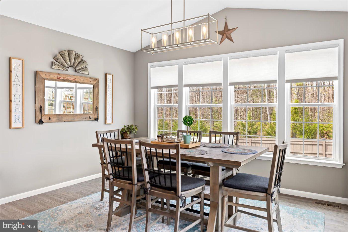 910 CRAB APPLE DRIVE