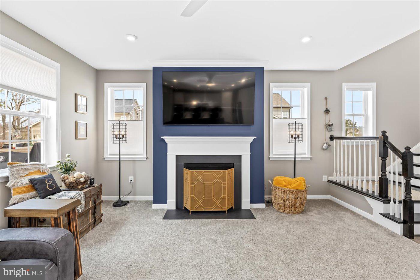 910 CRAB APPLE DRIVE