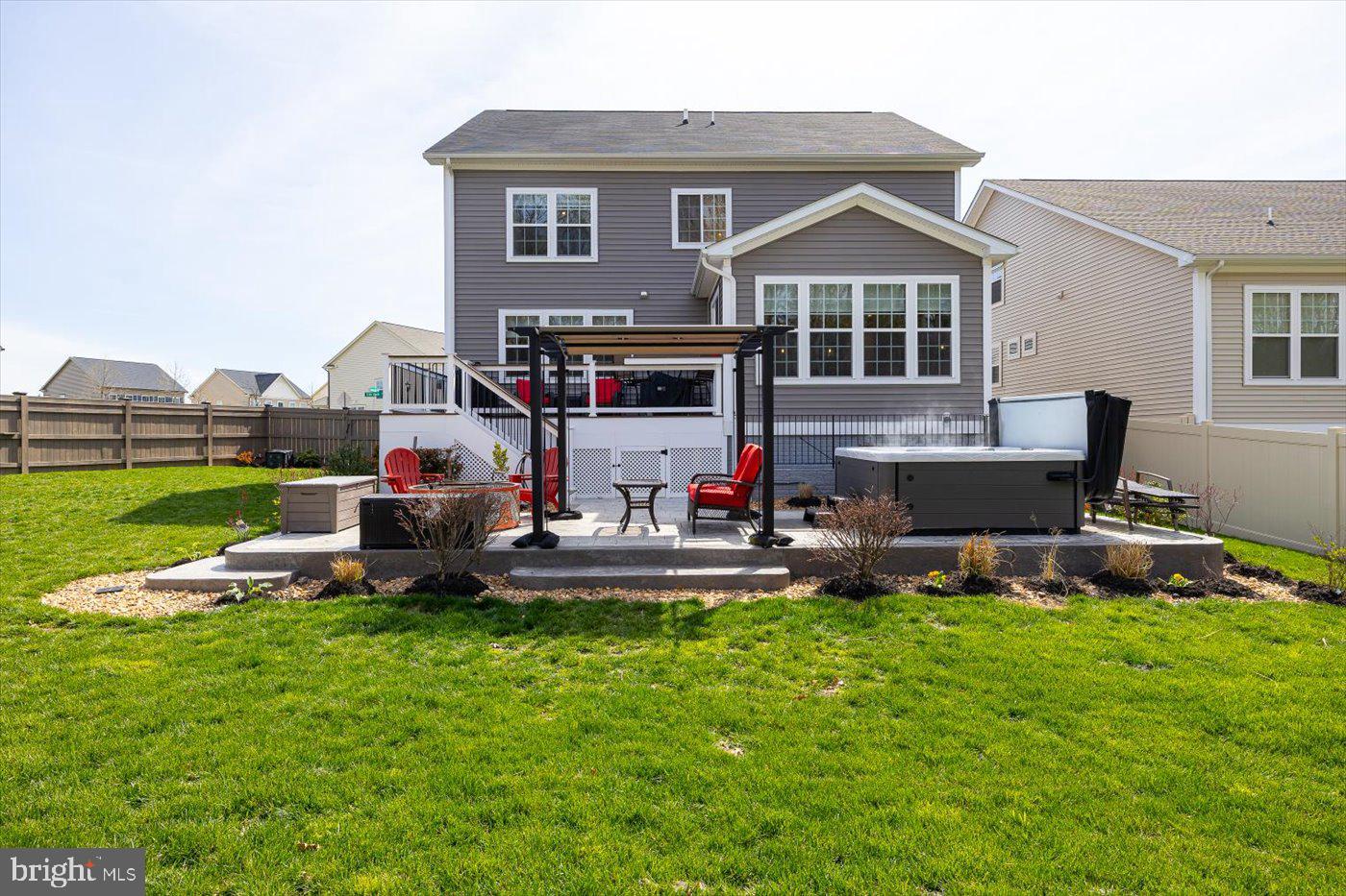 910 CRAB APPLE DRIVE