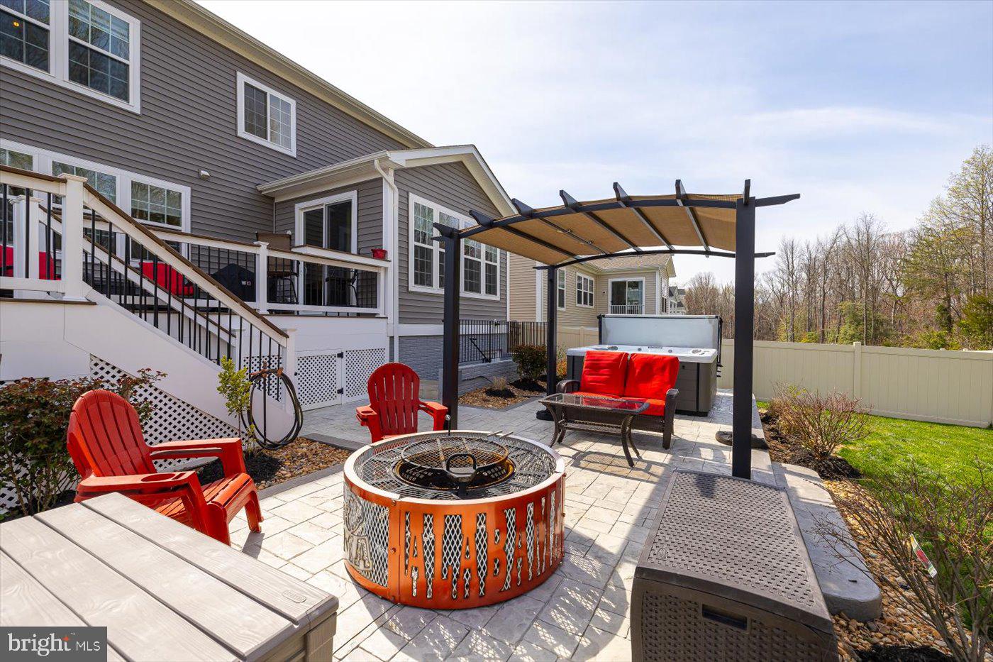 910 CRAB APPLE DRIVE