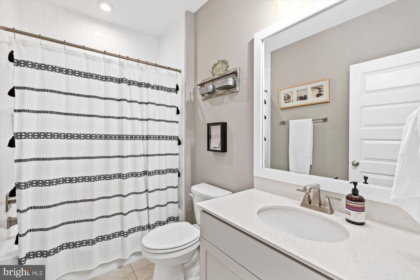 910 CRAB APPLE DRIVE