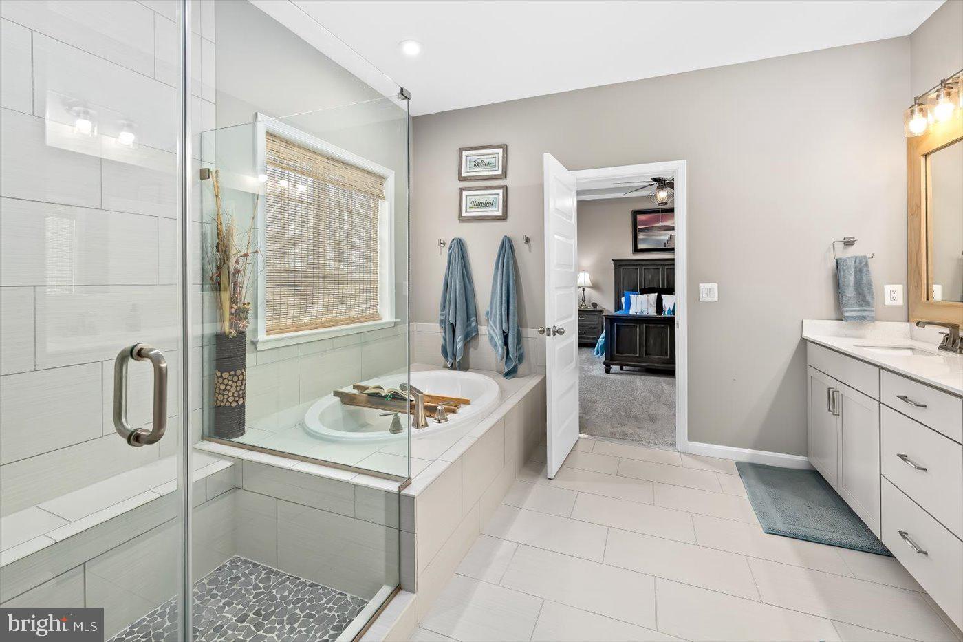 910 CRAB APPLE DRIVE