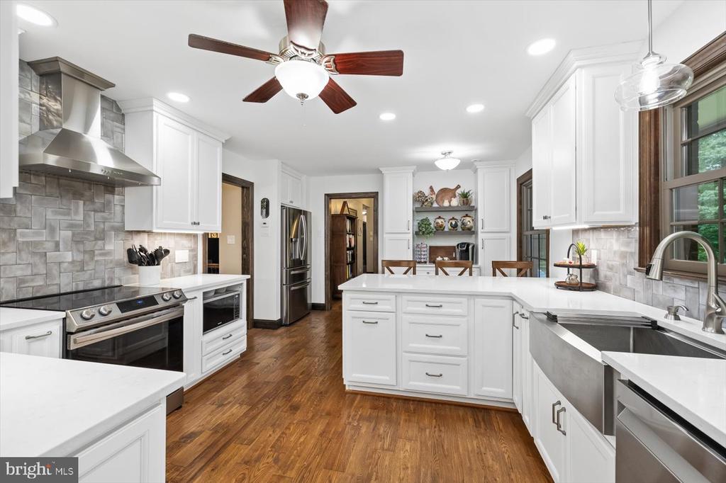 228 DOGWOOD DRIVE