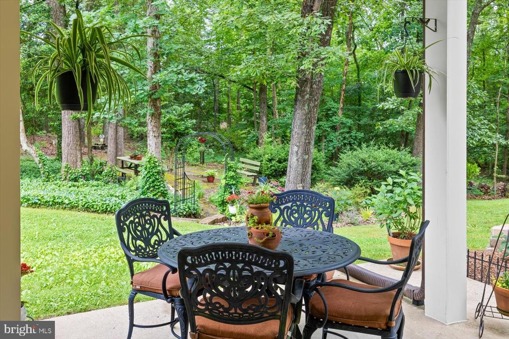 228 DOGWOOD DRIVE