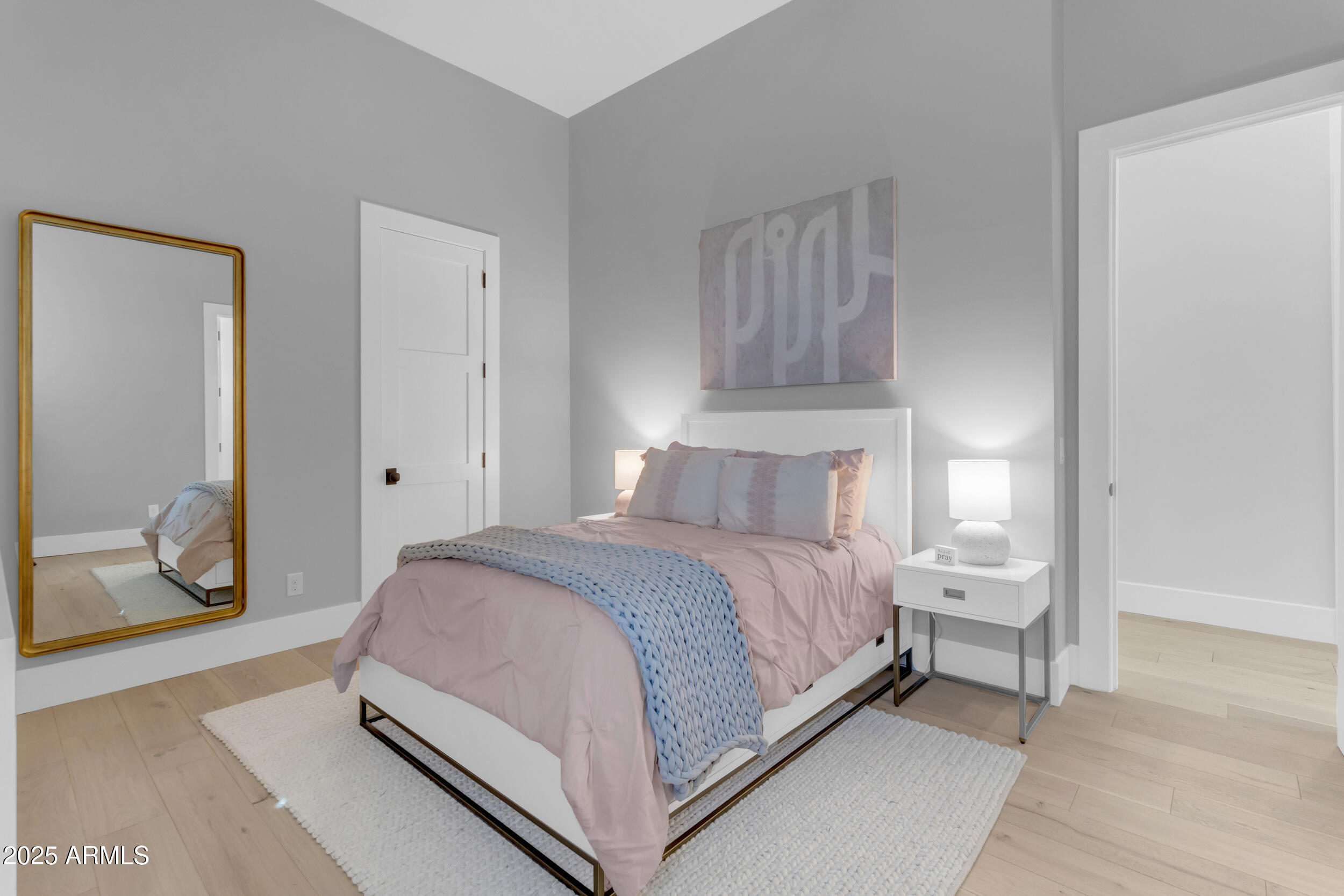 2580 E COUNTRY SHADOWS Street