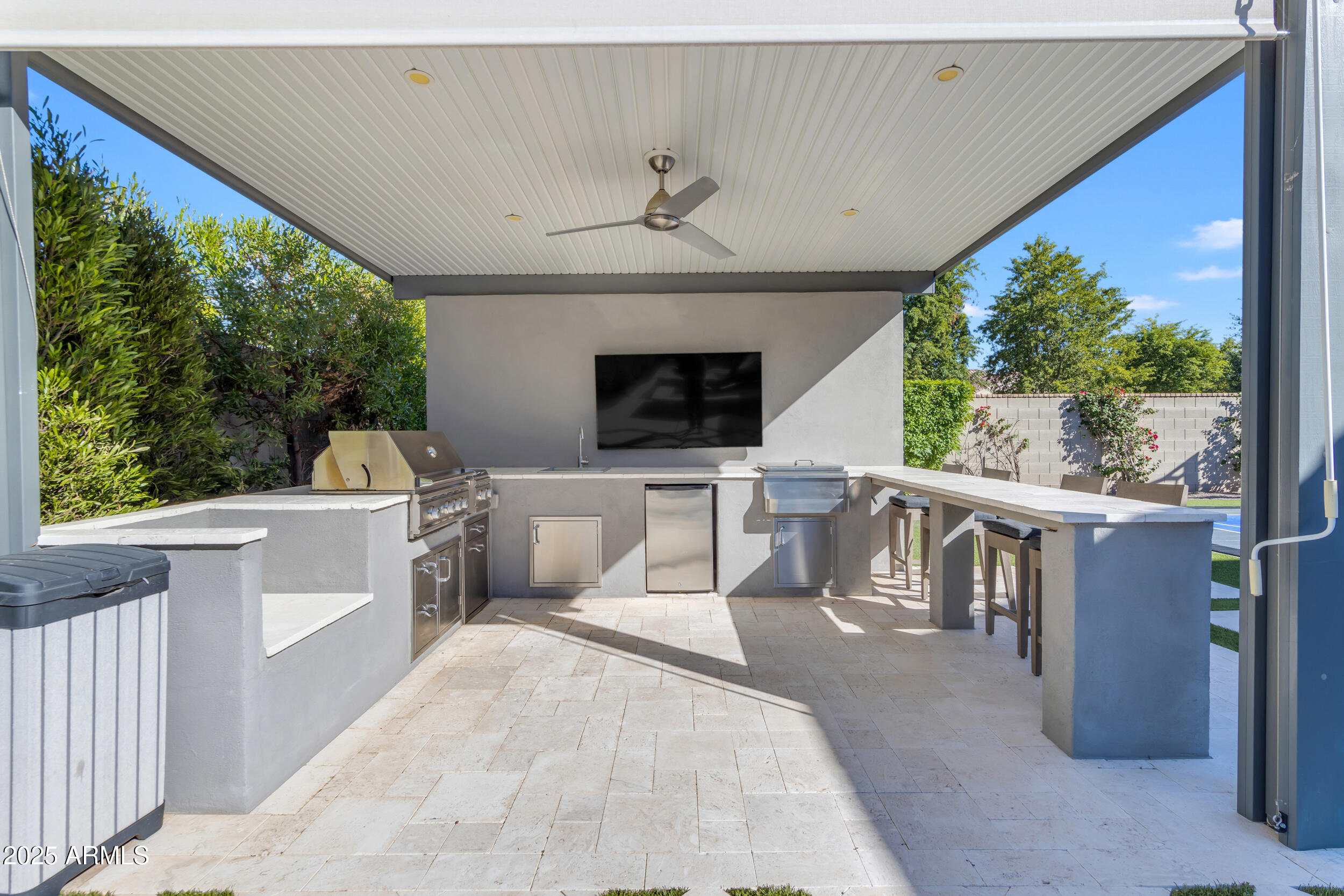 2580 E COUNTRY SHADOWS Street