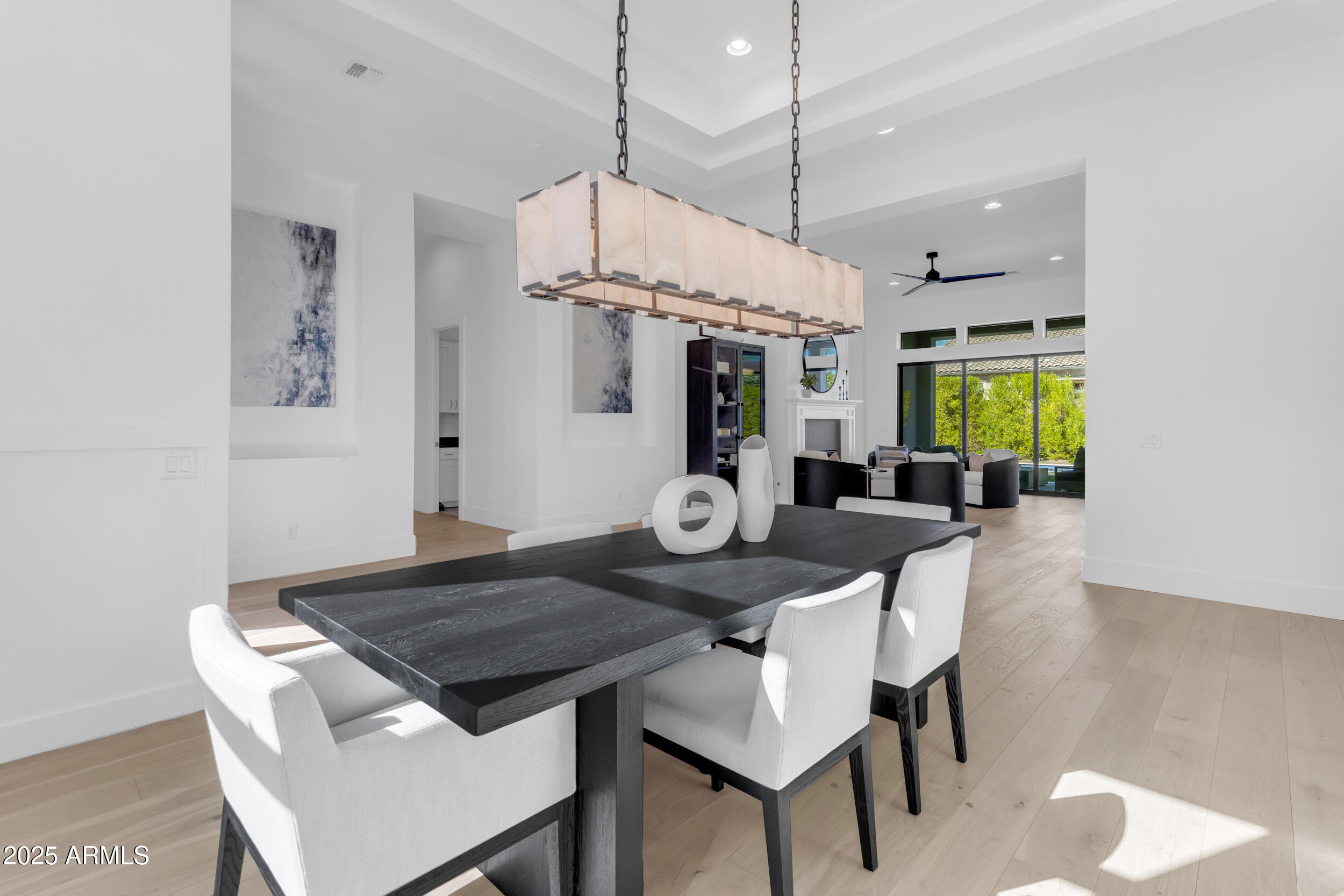 2580 E COUNTRY SHADOWS Street